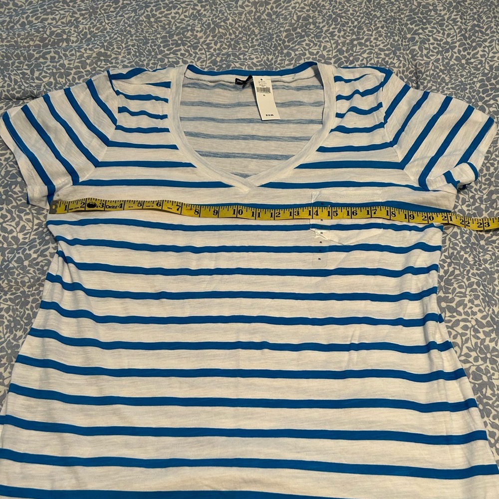 GAP Woman’s Blue/White Stripe Tee NWT XL